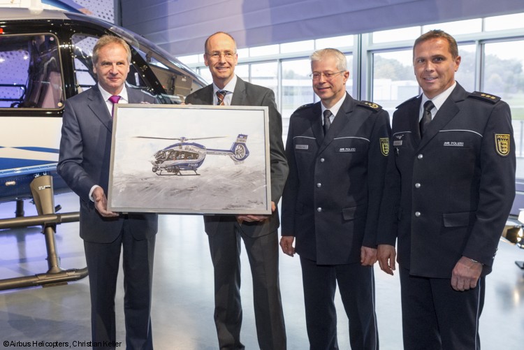 Landespolizei Baden Württemberg übernimmt die weltweit erste H145 für Polizeieinsätze