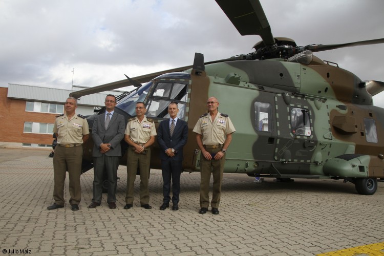 El Ejército de Tierra español recibe sus primeros helicópteros NH90