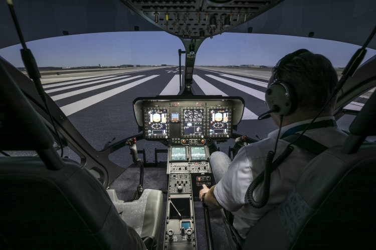 Luftfahrbundesamt zertifiziert weltweit ersten H145-Full-Flight-Simulator bei Airbus Helicopters